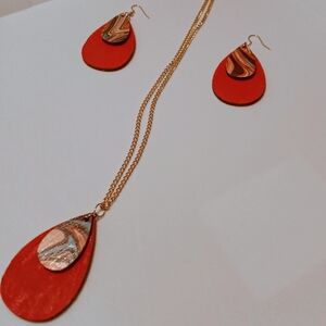 Teardrop necklace set by Skye's Creations